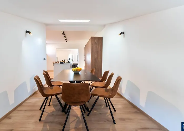 Lady Ni By Istra Vacation